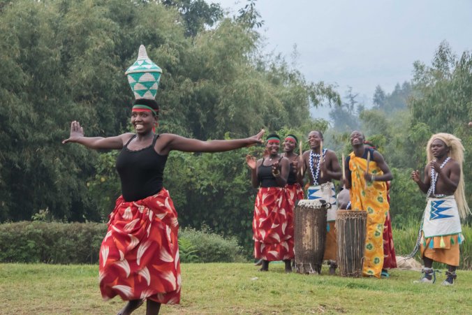 20160806_17-36_S Forbes_Rwanda Day 3 afternoon dancing-1024