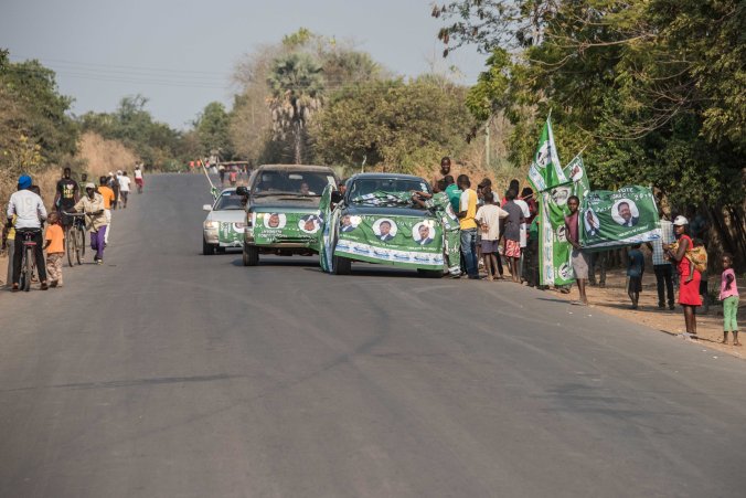 the crowds are gathering